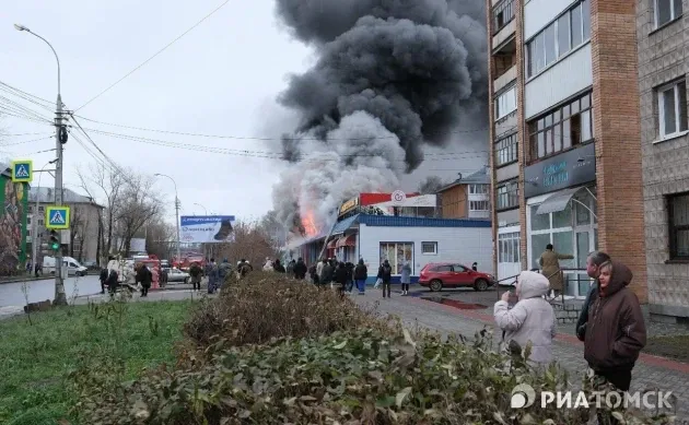 В Томске из-за пожара на Фрунзе остановили три троллейбусных маршрута