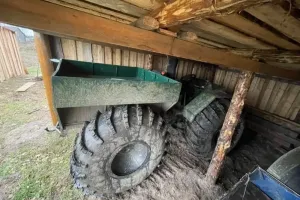 В Колпашевском районе опрокинулся самодельный болотоход